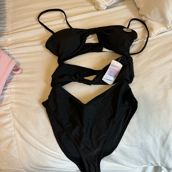 Forever 21 black cutout one piece bikini - Picture 2 of 3